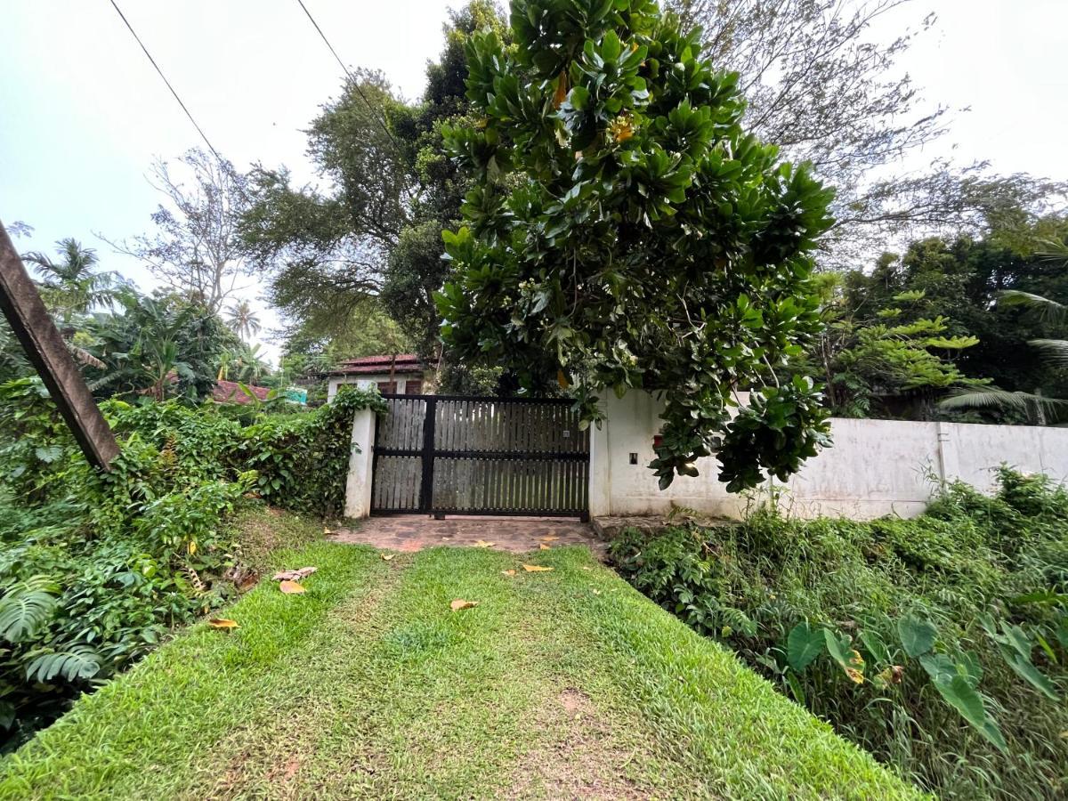 Villa Dinoos- Weligama Εξωτερικό φωτογραφία
